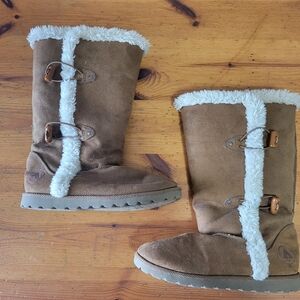 Airwalk suede fuzzy boots